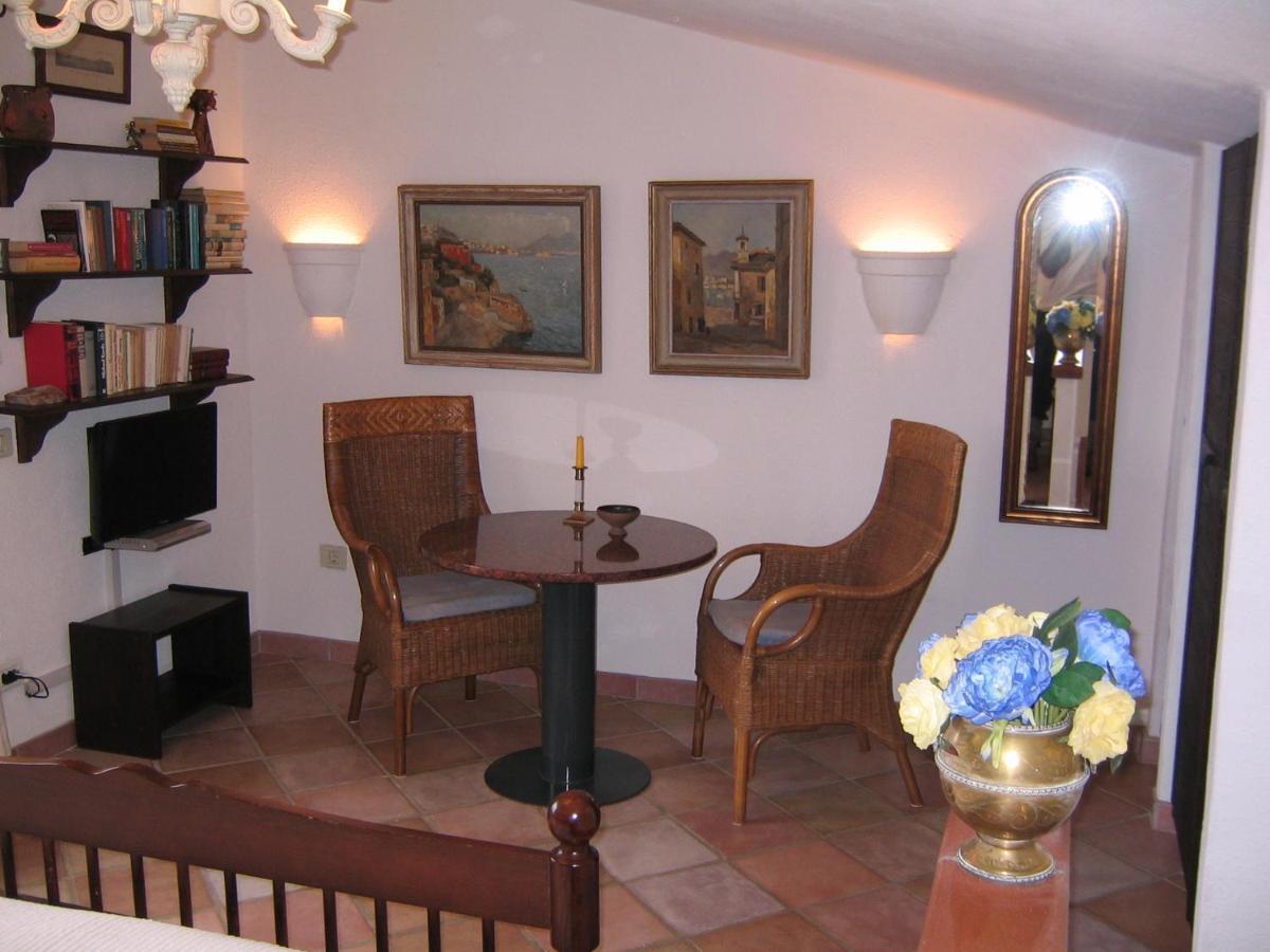 Studio-Appartment In Landhaus Mit Meerblick Porto Azzurro Eksteriør bilde