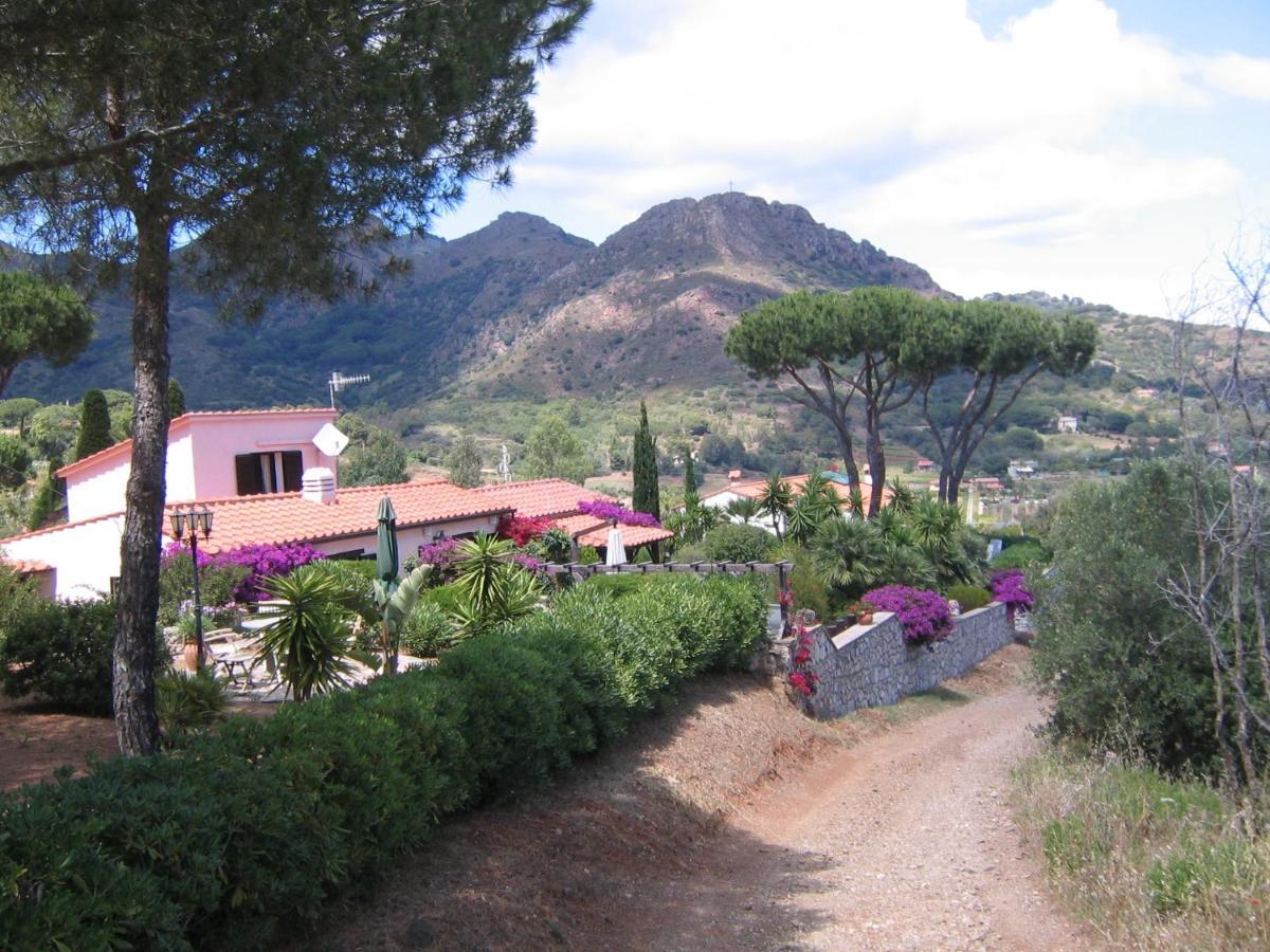 Studio-Appartment In Landhaus Mit Meerblick Porto Azzurro Eksteriør bilde