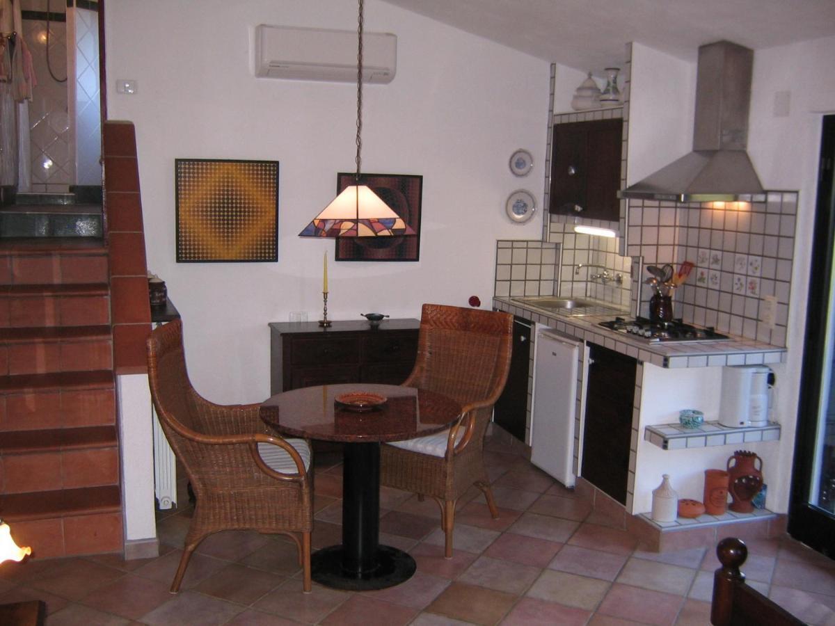 Studio-Appartment In Landhaus Mit Meerblick Porto Azzurro Eksteriør bilde