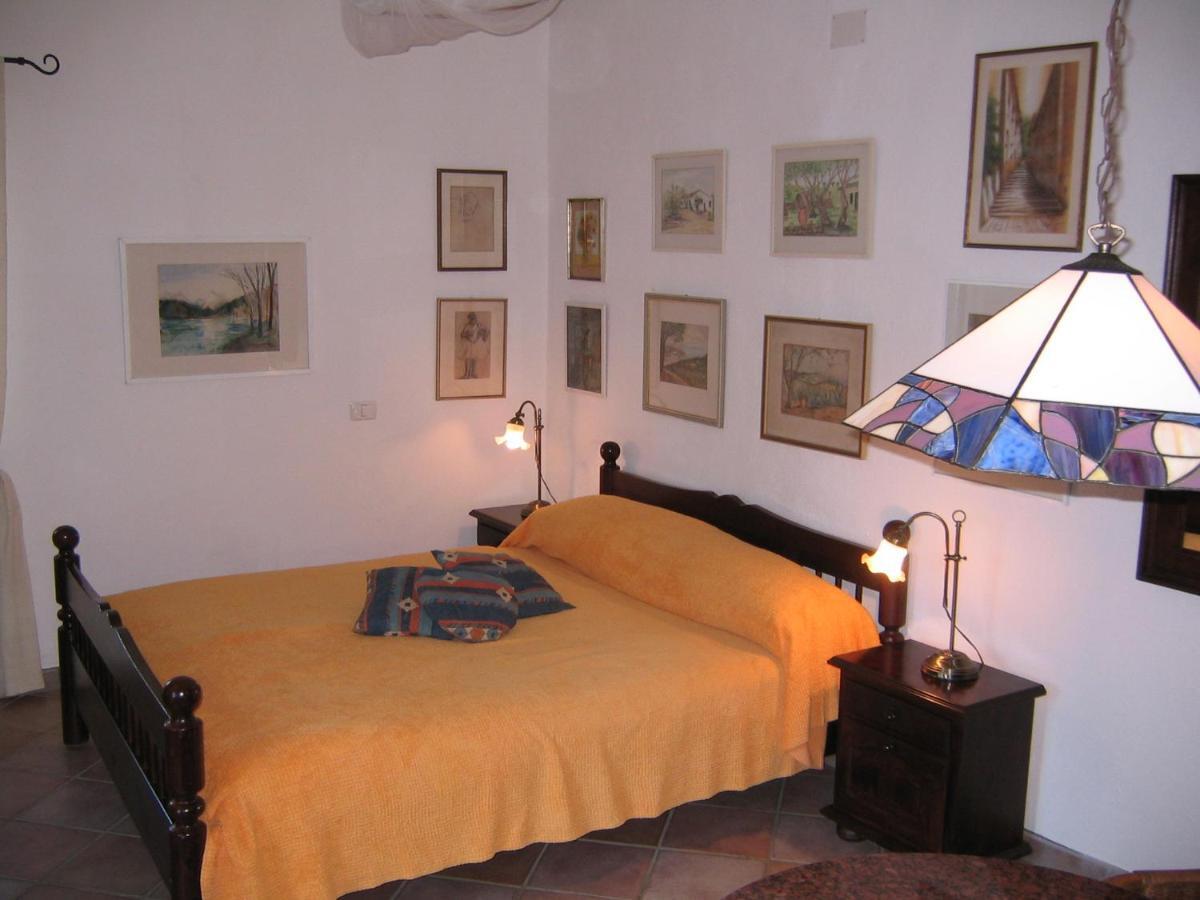 Studio-Appartment In Landhaus Mit Meerblick Porto Azzurro Eksteriør bilde